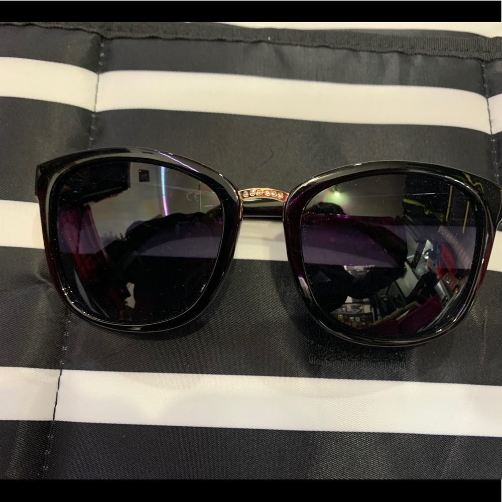 GUESS SHADES - Picture 7 of 7